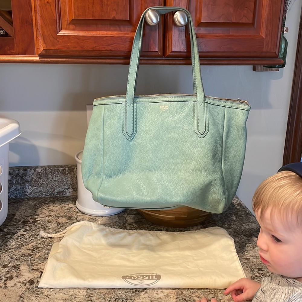 EUC Fossil tote bag leather sea foam color with dust bag